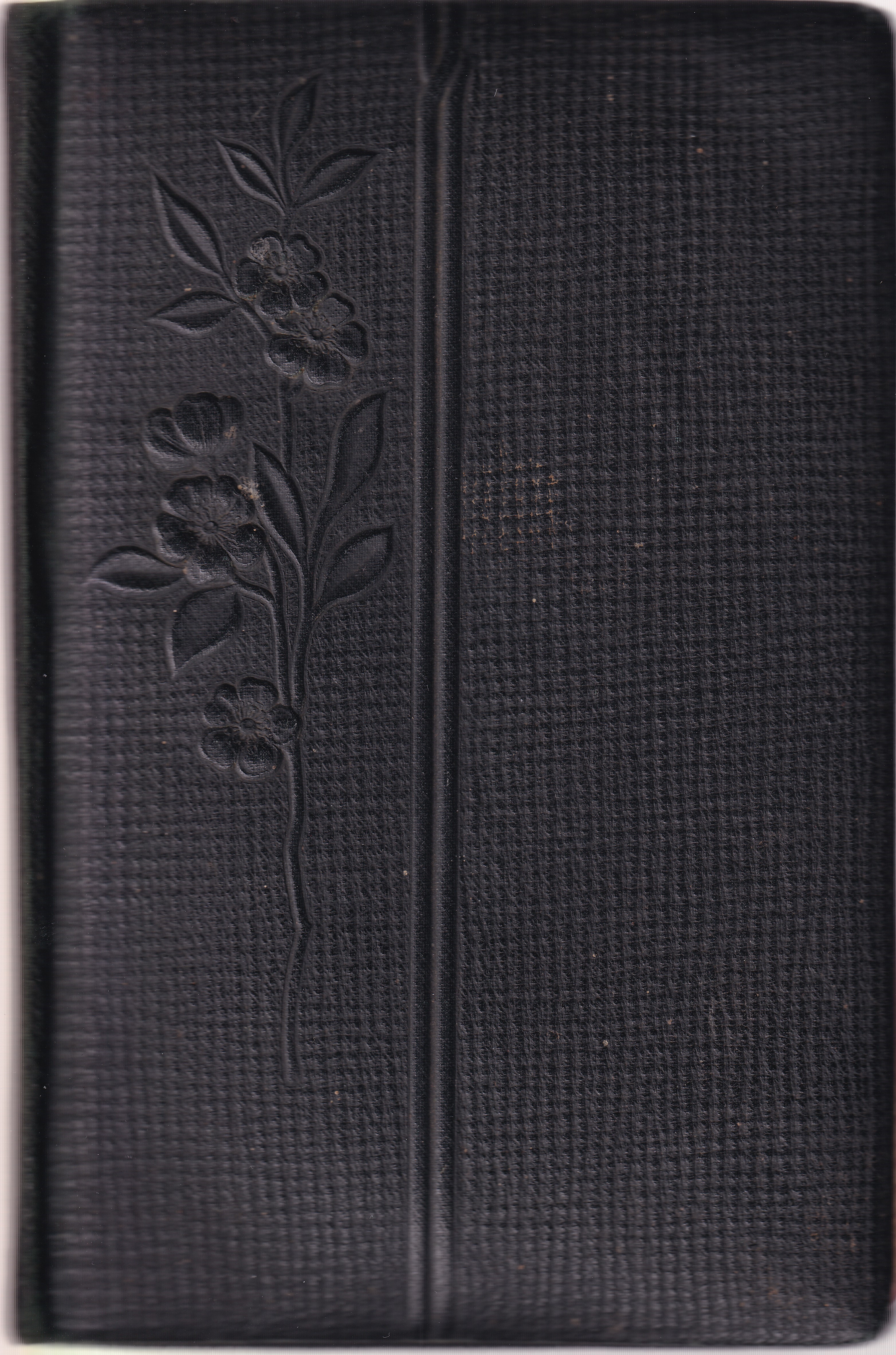 5. Spomenar Julijeve majke Marije s upisima Julijeva oca Ljubomira. Spomenar, uvezana bilježnica dim. 12,3x19 cm